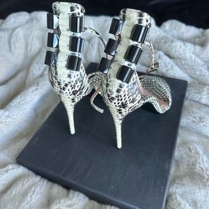 SALVATORE FERRAGAMO - tall snakeskin heels with black bows